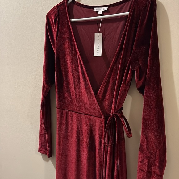 Baltic Born Red Velvet Gown - NWT - size small - wrap dress- maxi - Picture 3 of 7